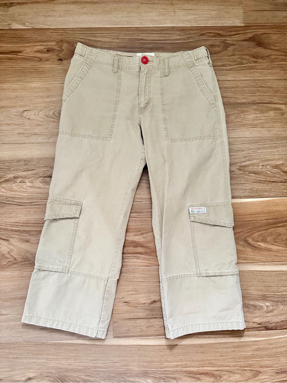 Vintage Y2K Abercrombie & Fitch Paratrooper Women’s Khaki Cargo Capris - Beige